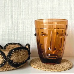 Gobelet visage ambre