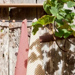 Porte manteau avec étagère en fer noir et bois - Atelier